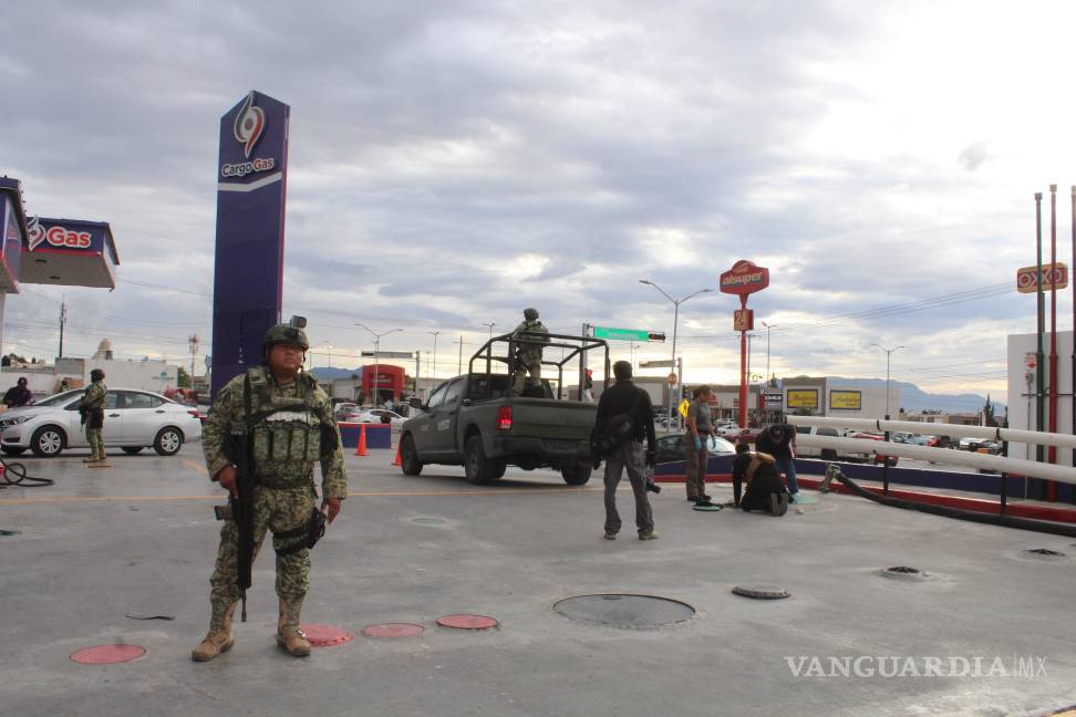 Realizan cateos simultáneos en tres gasolineras de Saltillo