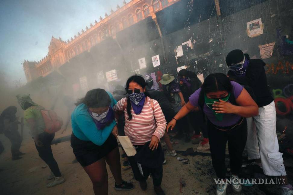 8M: Entre el dolor y la rabia con el grito de “Ni una más” miles de mujeres toman las calles en México (fotos)