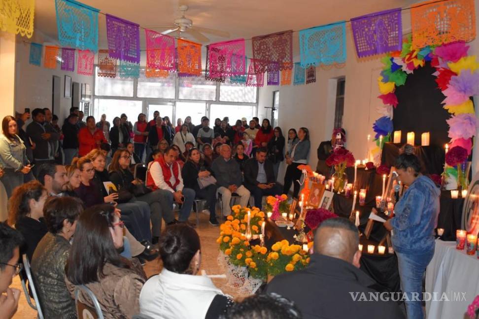 Levantan altares de muertos en honor a priistas monclovenses que dejaron legado