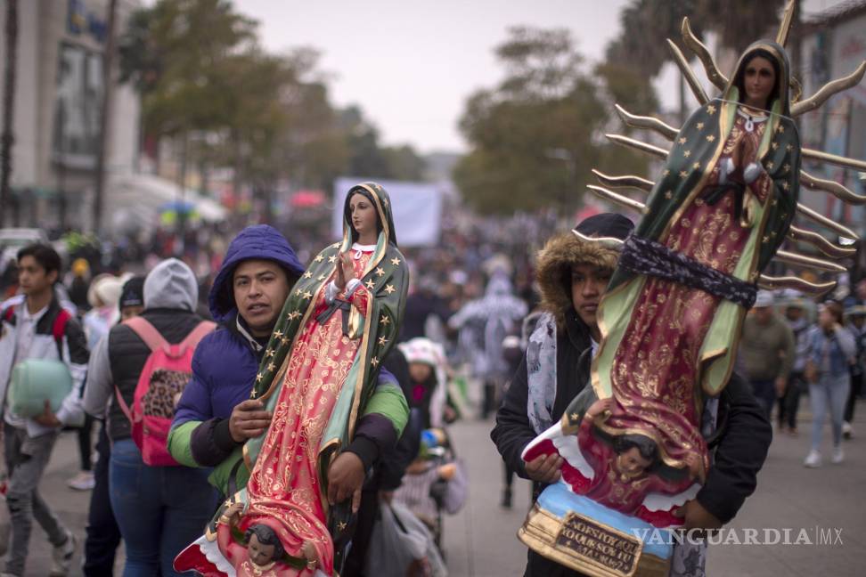 $!Veneran mexicanos a la Virgen de Guadalupe en su día