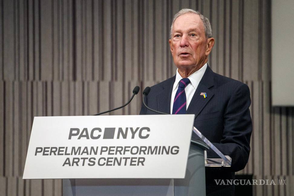 $!El empresario y político estadounidense Michael R. Bloomberg durante la ceremonia de inauguración en el Perelman Performing Arts Center de Nueva York.