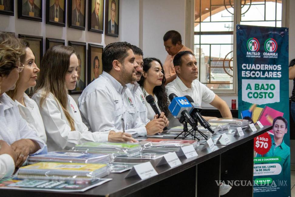 $!Los paquetes de cinco cuadernos tamaño profesional se venderán a mitad del precio de mercado para apoyar la economía familiar.