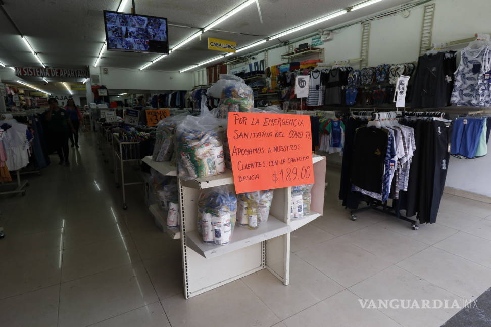 $!Comerciantes de ropa de Saltillo se ven obligados a vender comida, a causa de la crisis de COVID-19