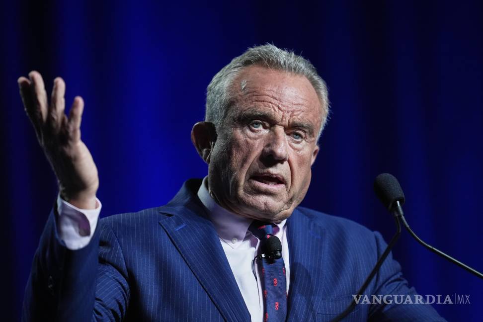 $!El secretario de Salud y Servicios Humanos, Robert F. Kennedy Jr.. La tasa de vacunación contra la gripe para los niños cayó del 64% hace cinco años al 49% esta temporada.