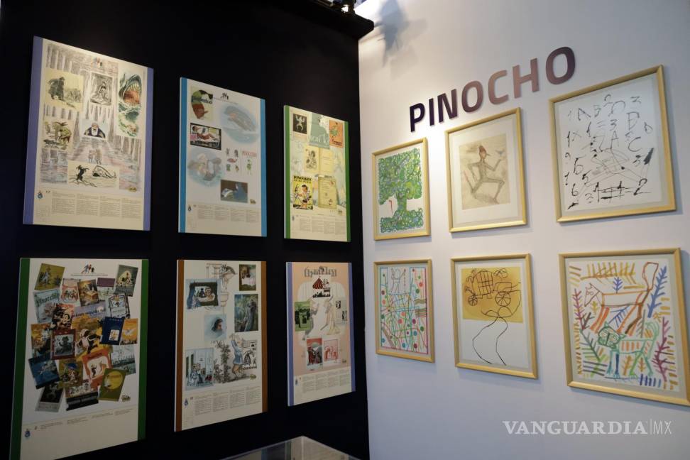 $!Saltillo, Coah. Mex. 17 de Septimebre Expo Pinocho en el Stand de Italia en la Fila Internacional del Libro