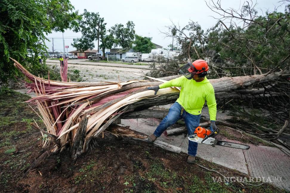 Así amanece Houston tras el paso de potentes tormentas que dejaron 4 muertos y a 900,000 viviendas y negocios sin electricidad (fotos)