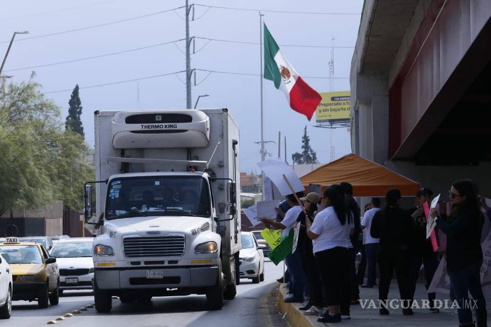 $!Las manifestaciones iniciaron desde el pasado 17 de octubre y los trabajadores han pedido la solidaridad de los ciudadanos.