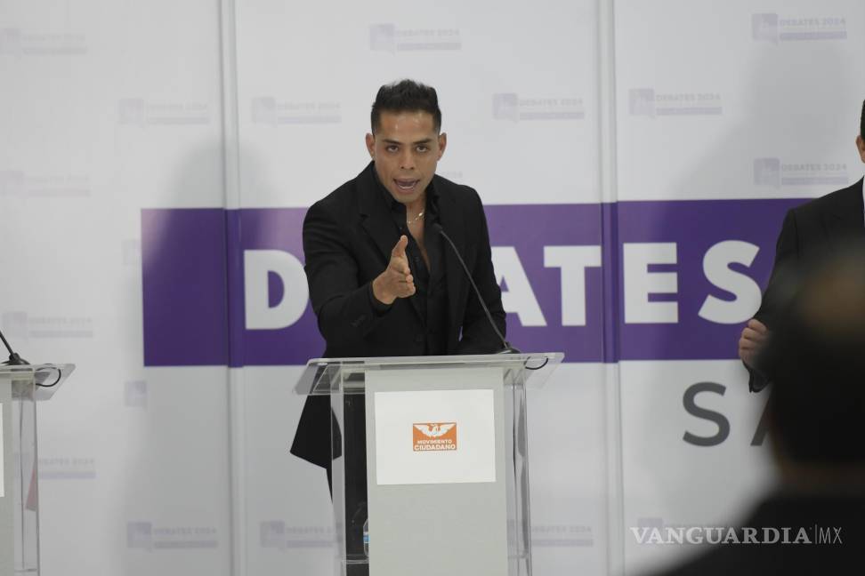 $!Mitchel Márquez fue el más vocal de los seis aspirantes a la alcaldía, cuestionando a los candidatos y los partidos.