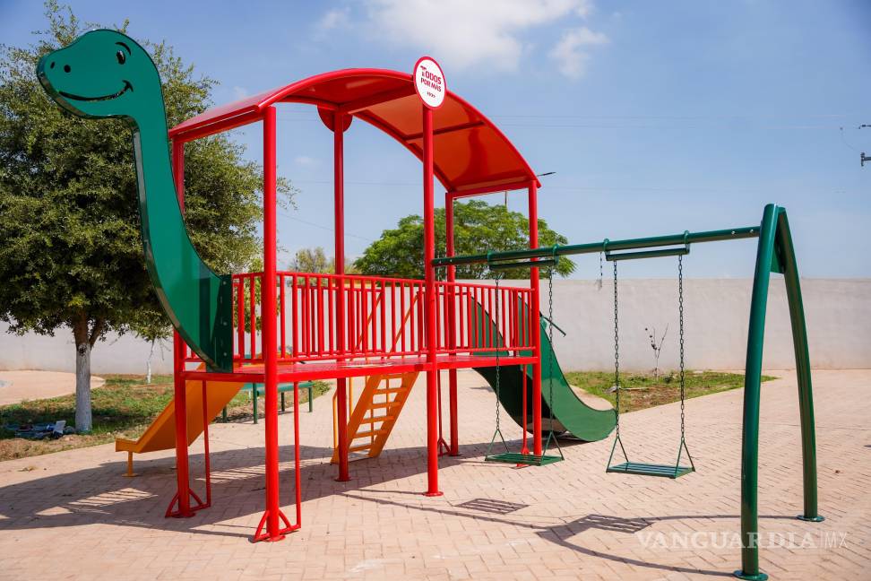 $!El arranque se realizó en la Plaza Hacienda El Refugio, donde se instalarán juegos infantiles, luminarias, árboles, bancas y botes de basura.