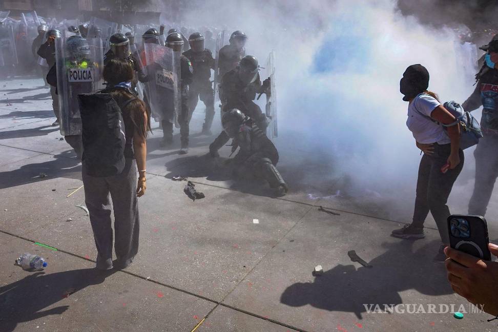 $!Cientos de jóvenes supuestamente pertenecientes a la Generación Z, protestaron contra el actual gobierno.