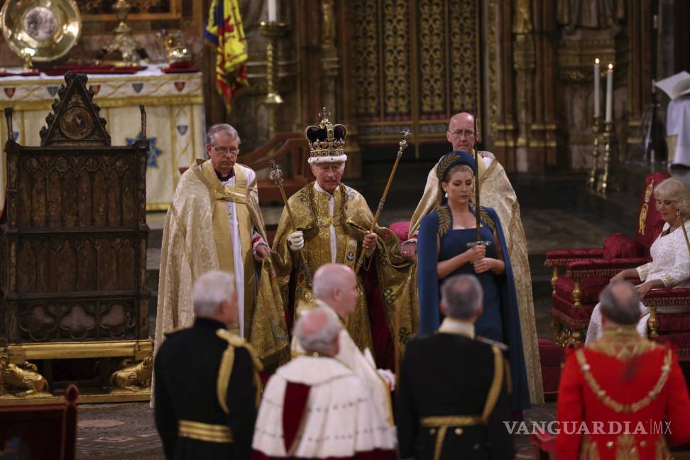 Así inicia el reinado del Carlos III tras una larga espera para ser el monarca británico (fotos)