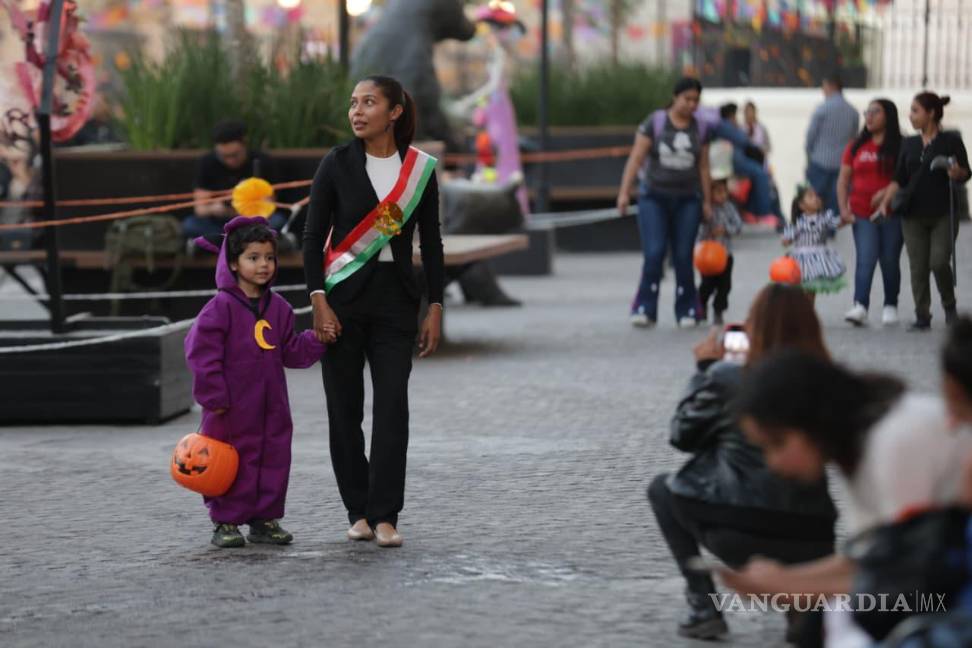 $!Pequeños y grandes lucieron sus mejores disfraces en una noche llena de diversión y convivencia.