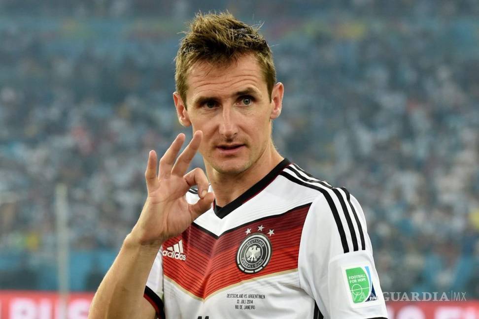 $!Miroslav Klose, máximo anotador en las historia de los mundiales, anunció su retiro