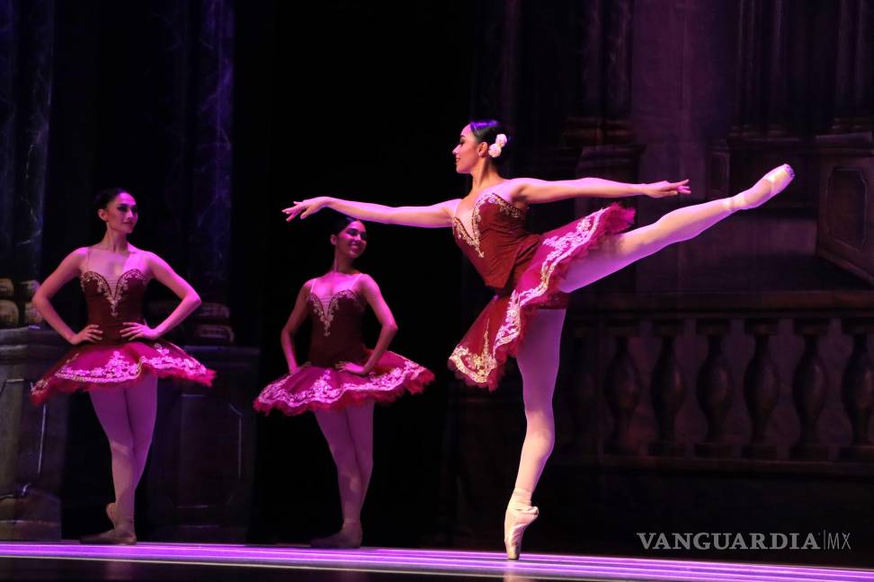 $!Gala Internacional de Ballet deslumbra en el principal escenario de Saltillo