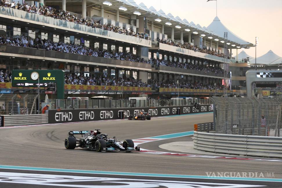 $!La escudería Mercedes ha formulado una protesta oficial este domingo en el circuito de Yas Marina