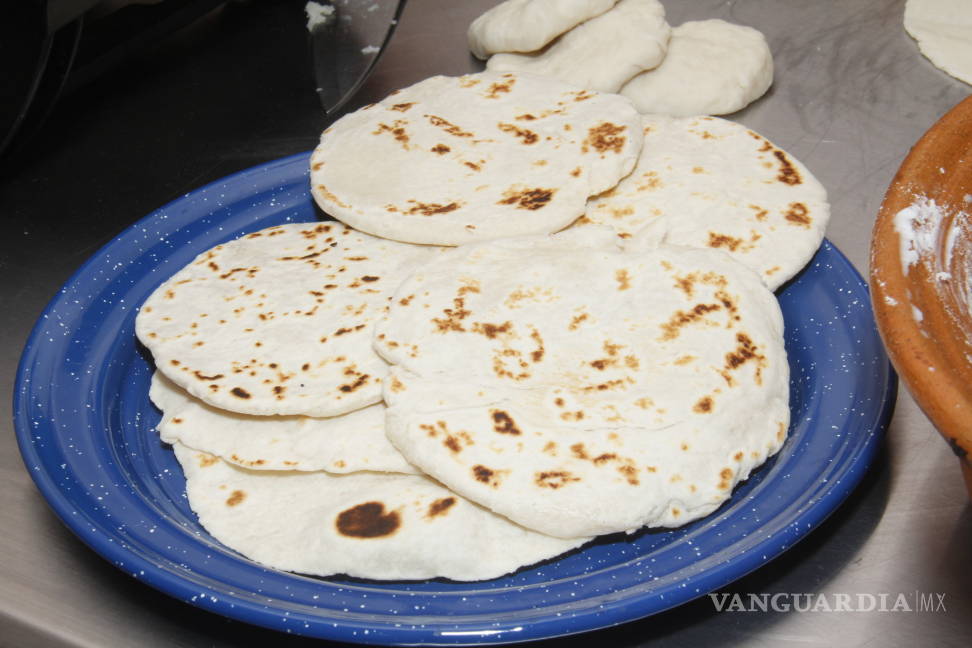 $!¡Ya huelen las de harina! Darán clases virtuales de tortillas de harina estilo Coahuila
