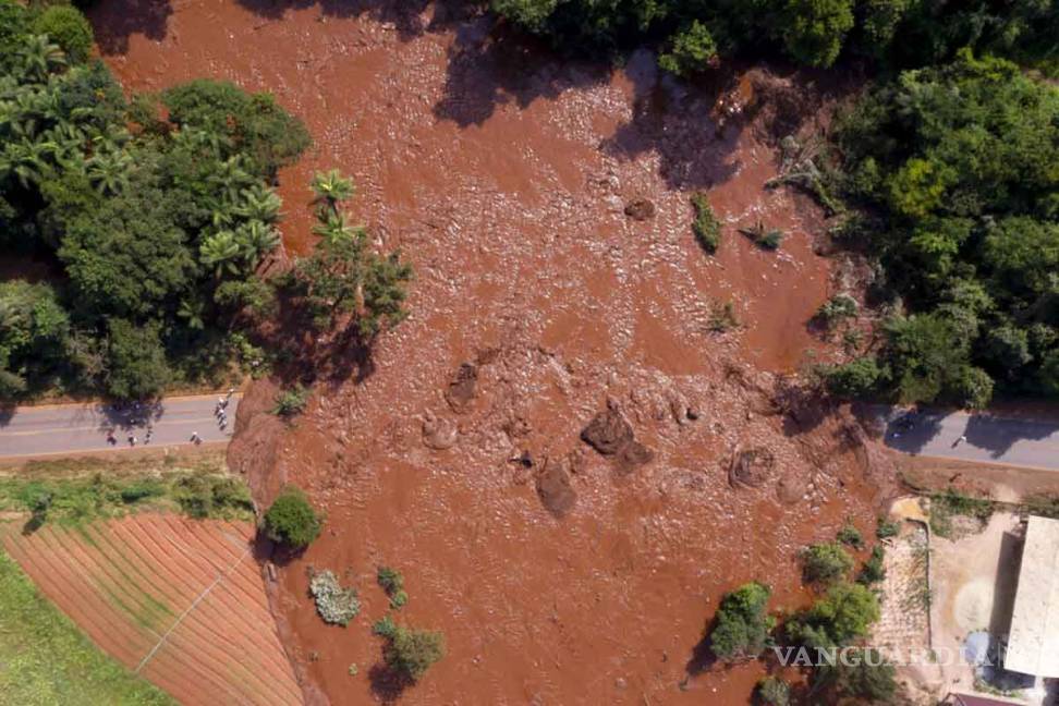 $!Colapso de represa deja 200 desaparecidos en Brasil