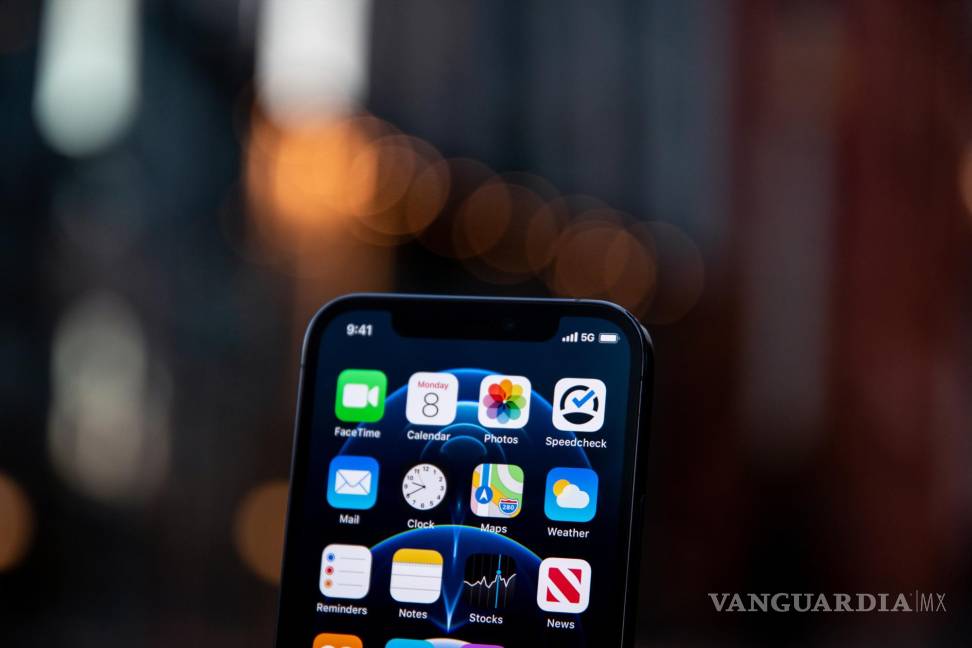 $!Las advertencias sobre el uso compulsivo de las redes sociales y el ciberacoso han empujado a más escuelas a establecer prohibiciones.