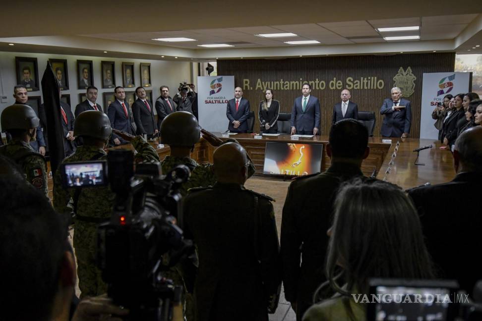 $!Durante su primer discurso como alcalde, Javier Díaz González enfatizó que la seguridad será la máxima prioridad de su administración para garantizar paz y tranquilidad a las familias saltillenses.