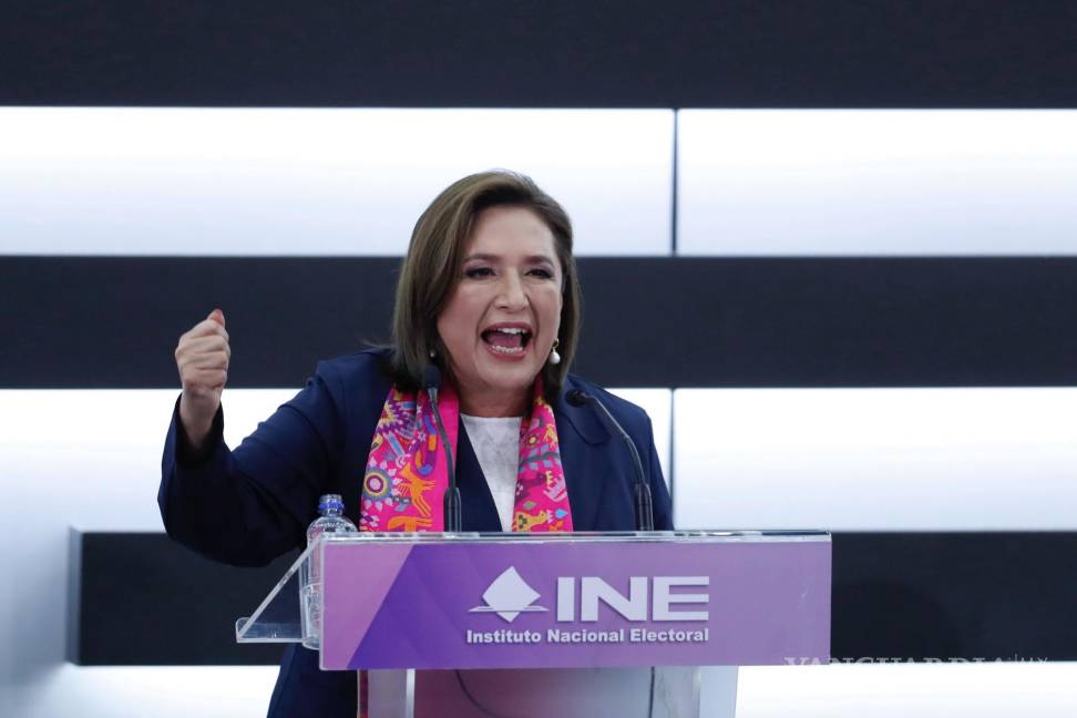 $!La candidata presidencial opositora de la coalición Fuerza y Corazón por México, Xóchitl Gálvez, habla tras haberse registrado como candidata formal en el INE.