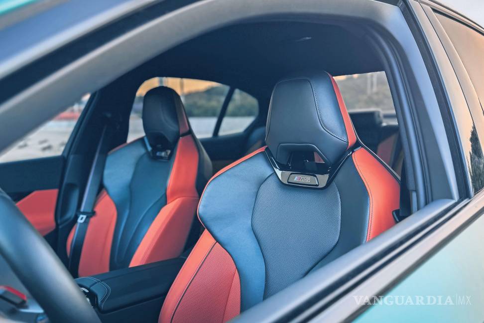 $!Su sistema híbrido enchufable entrega 727 hp, haciendo del M5 uno de los sedanes más potentes de su categoría.