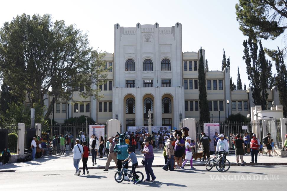 $!Gracias a la Ruta, cada domingo se evita la circulación de casi 18 mil vehículos en el centro de Saltillo.