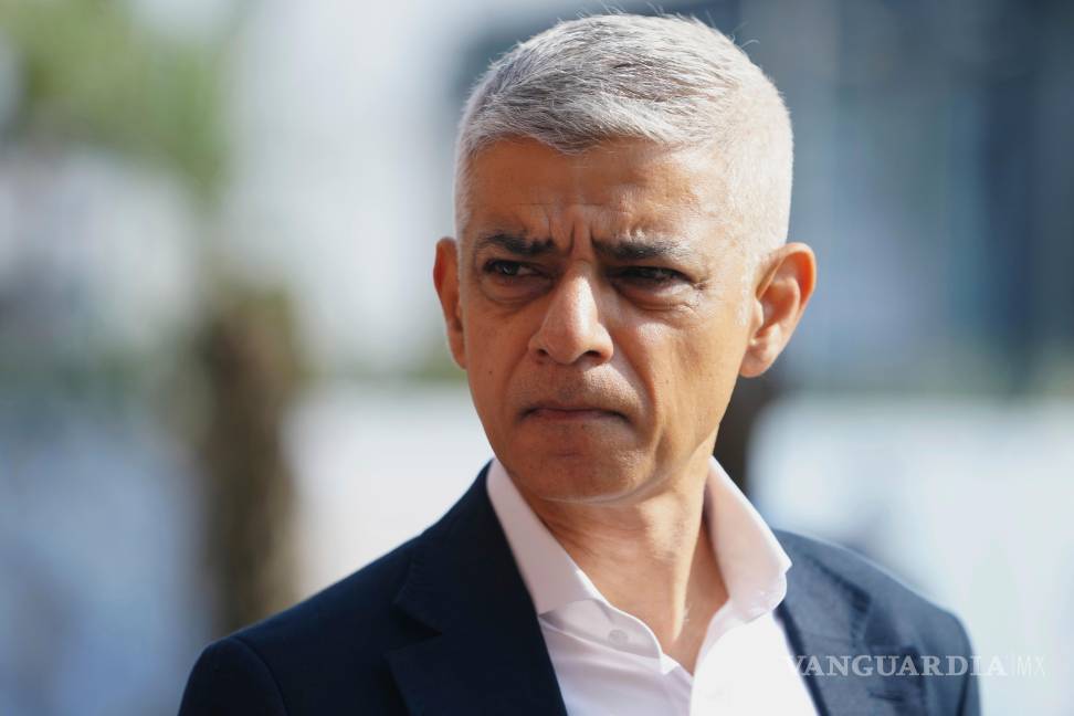 $!El alcalde de Londres, Sadiq Khan, asiste a un evento tecnológico en el Centro John Randle en Lagos, Nigeria, el 15 de julio de 2025.