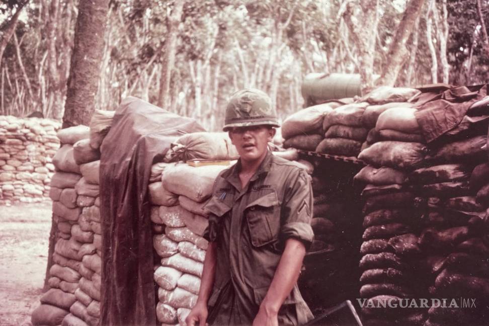 $!En la imagen, proporcionada por George Bennett, aparece él durante su servicio en 1966 de 1967.