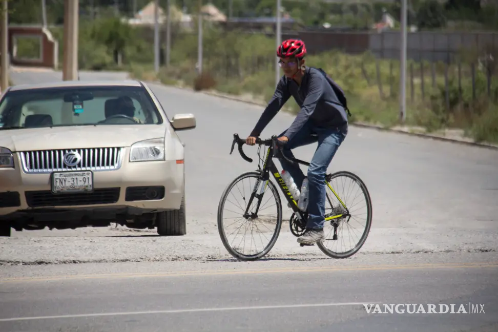 $!El uso de la bicicleta se ha ido popularizando en los jóvenes, inclusive en localidades con climas calurosos.