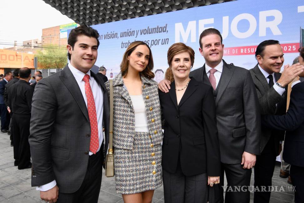 $!La familia del alcalde Román Cepeda estuvo presente en el informe.