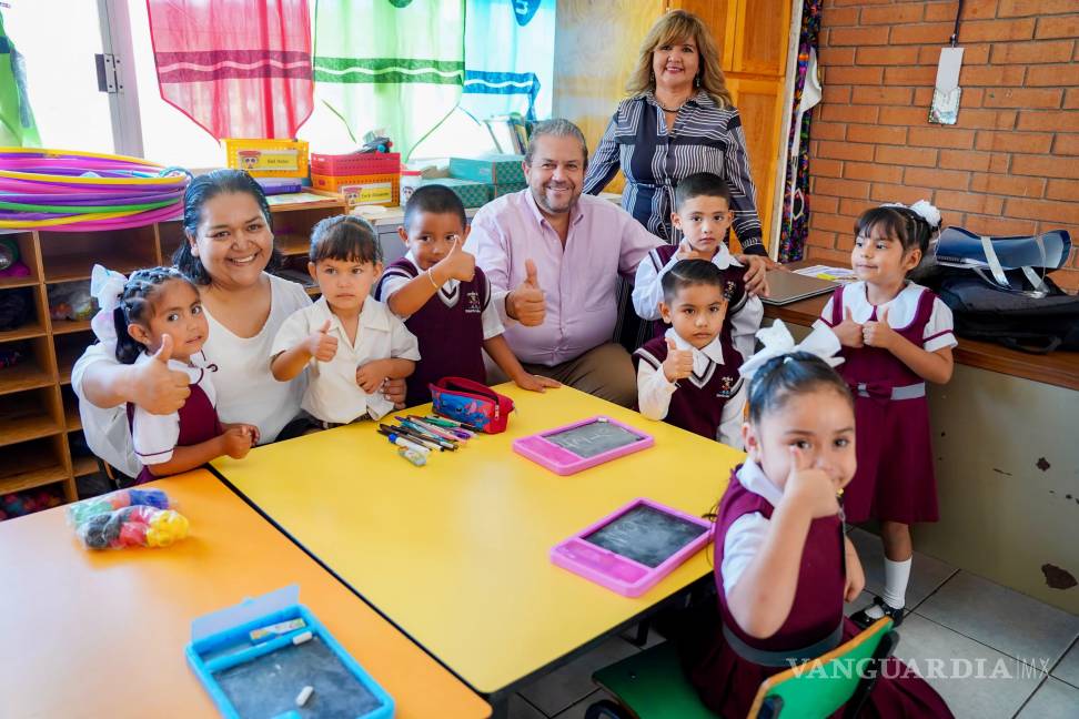 $!El programa busca fortalecer el aprendizaje en las aulas mediante la entrega de equipo y herramientas educativas.