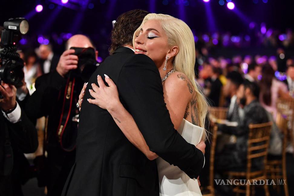 $!Los protagonistas de “A Star is Born” se reencontraron después de su éxito hace más de tres años en la temporada de premios.