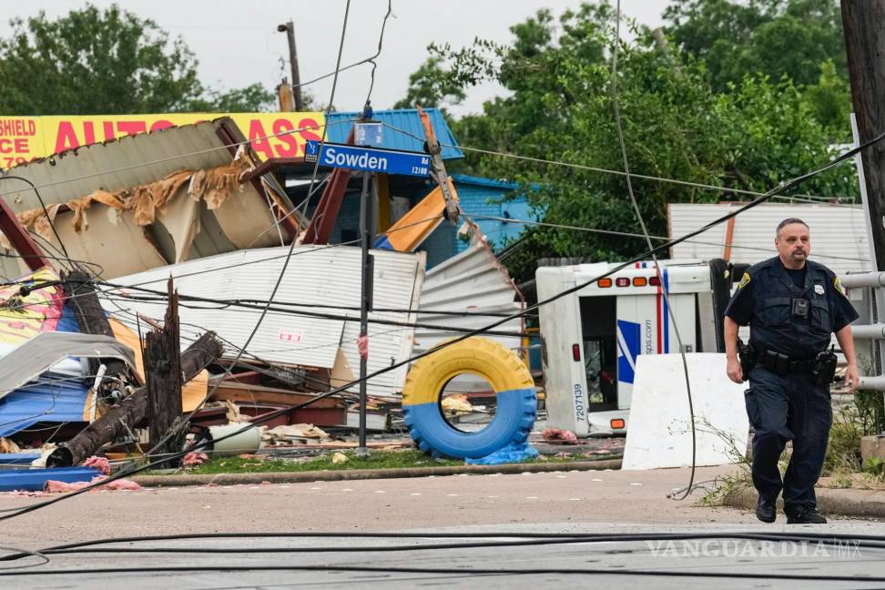 Así amanece Houston tras el paso de potentes tormentas que dejaron 4 muertos y a 900,000 viviendas y negocios sin electricidad (fotos)