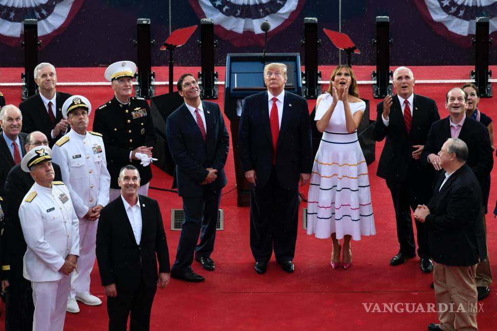 $!4/07/2019. El presidente Donald Trump y la primera dama Melania Trump, observan los Blue Angels durante una celebración del Día de la Independencia.