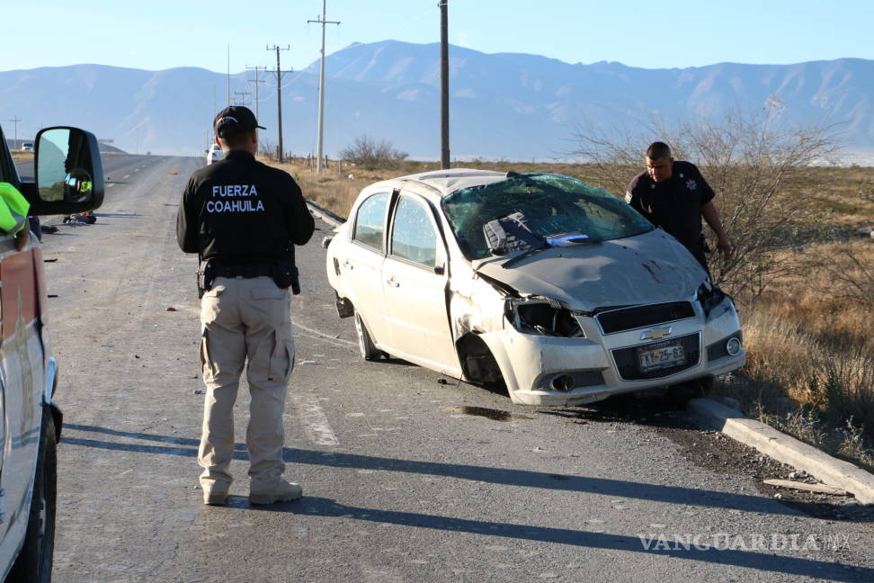 $!Volcadura fatal; muere maestro de inglés de la UAdeC a 120 km/h en Ramos Arizpe