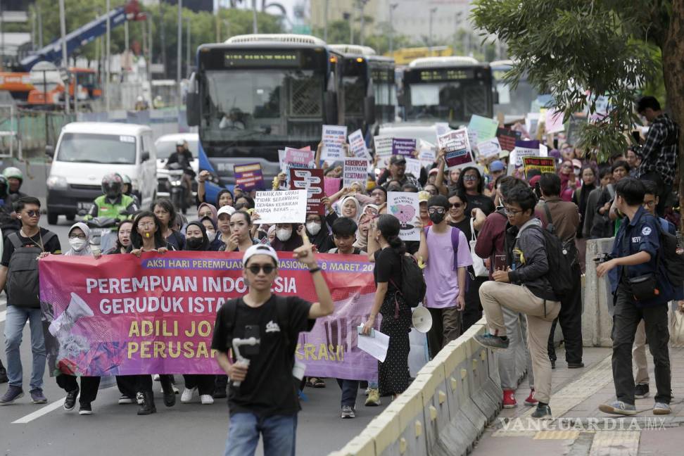 Mujeres alzan su voz en todo el para defender sus derechos y contra la violencia y la impunidad (fotos)