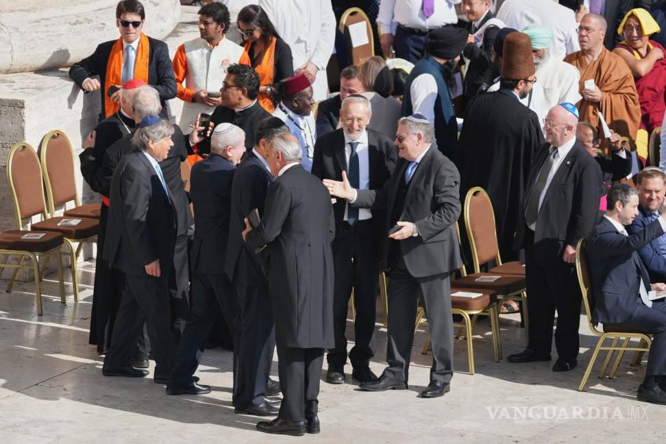 $!Diferentes líderes religiosos llegan para la ceremonia de investidura del papa León XIV en la Plaza de San Pedro en la Ciudad del Vaticano el 18 de mayo del 2025.