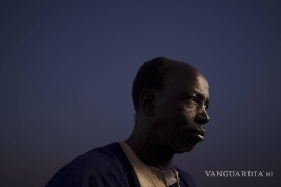 $!Oumar Koume, cuyo hijo Djibi Koume desapareció cuando trataba de llegar en una embarcación a las Islas Canarias, en España.