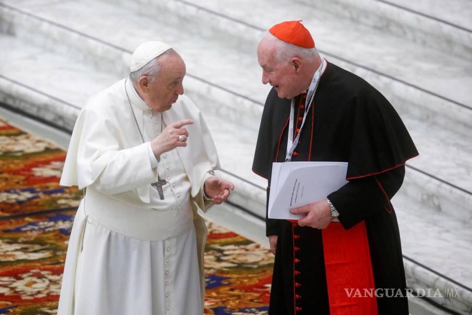 $!El Papa Francisco (i) y el cardenal canadiense Marc Ouellet asisten al Simposio Teológico Internacional en la Ciudad del Vaticano. EFE/EPA/Fabio Frustaci
