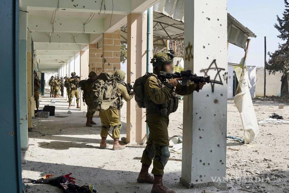 $!Las tropas israelíes mantienen sus operaciones militares en Jan Yunis, el barrio de Zaytun en ciudad de Gaza, así como en el centro de la Franja.