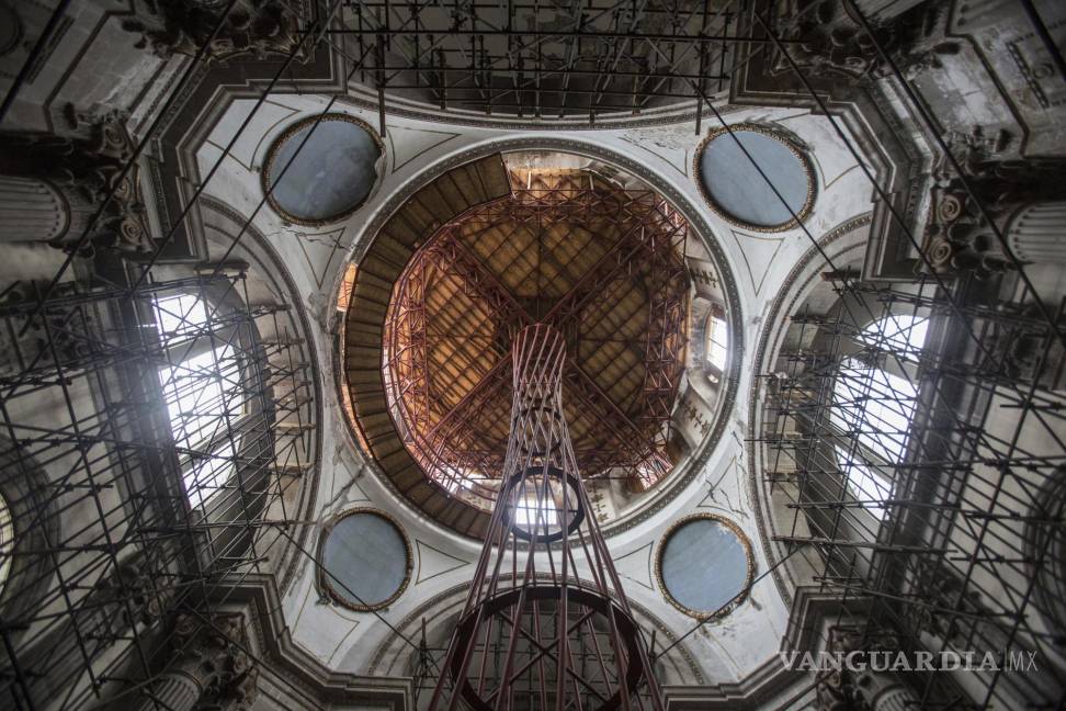 $!Los andamios al interior de la iglesia Santuario Parroquial de Nuestra Señora de los Ángeles, en Guerrero, Ciudad de México.