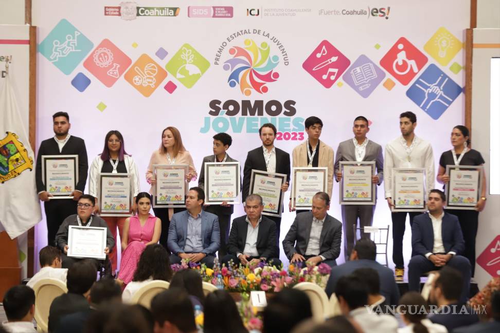 $!Fueron reconocidos Jaime Eduardo Zavala Tristán en la categoría Compromiso y Liderazgo Social; Genaro Cárdenas Gallegos en la de Ciencia y Tecnología; y Karla Guadalupe Rangel Carrales en el área Artística y Cultural, entre muchos otros.