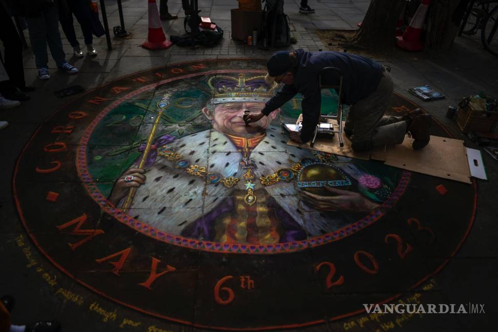 Así inicia el reinado del Carlos III tras una larga espera para ser el monarca británico (fotos)
