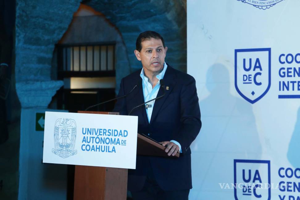 $!El rector Octavio Pimentel subrayó que la educación se enriquece al compartirse y llamó a los universitarios a promover el respeto, la empatía y la fraternidad entre culturas.
