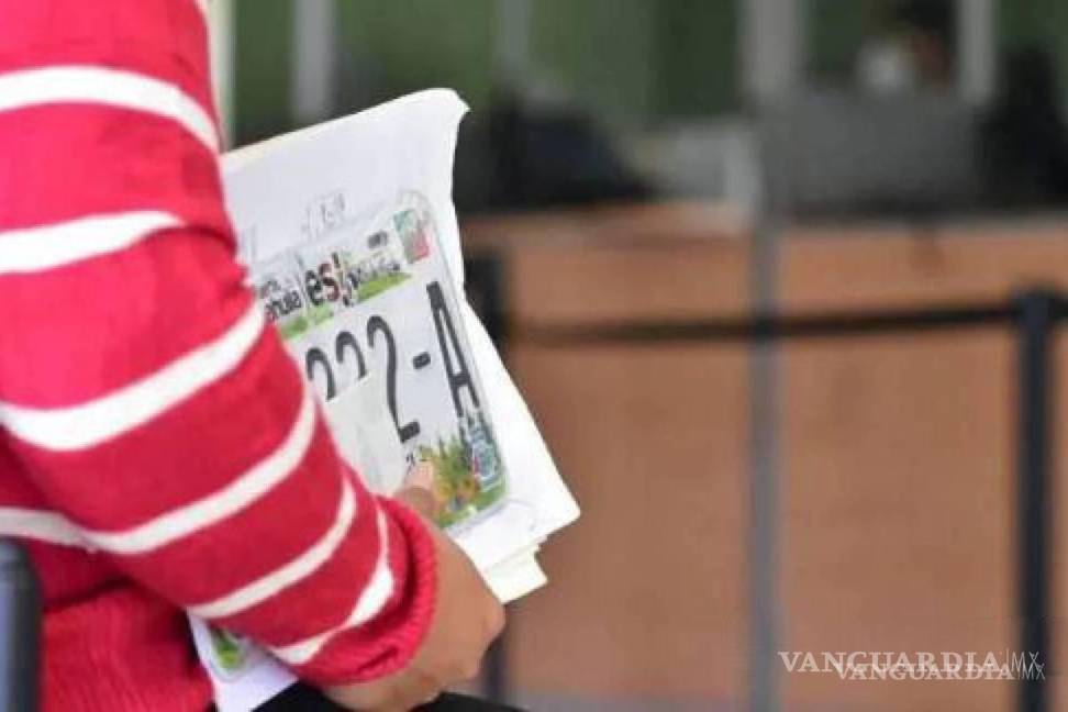 $!De no cubrirse este pago, los conductores podrían hacer acreedores a una multa de más de 2 mil pesos en Saltillo.