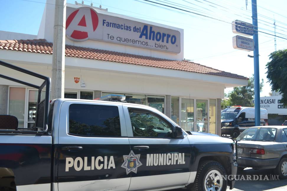 A mano armada asalta farmacia al norte de Saltillo