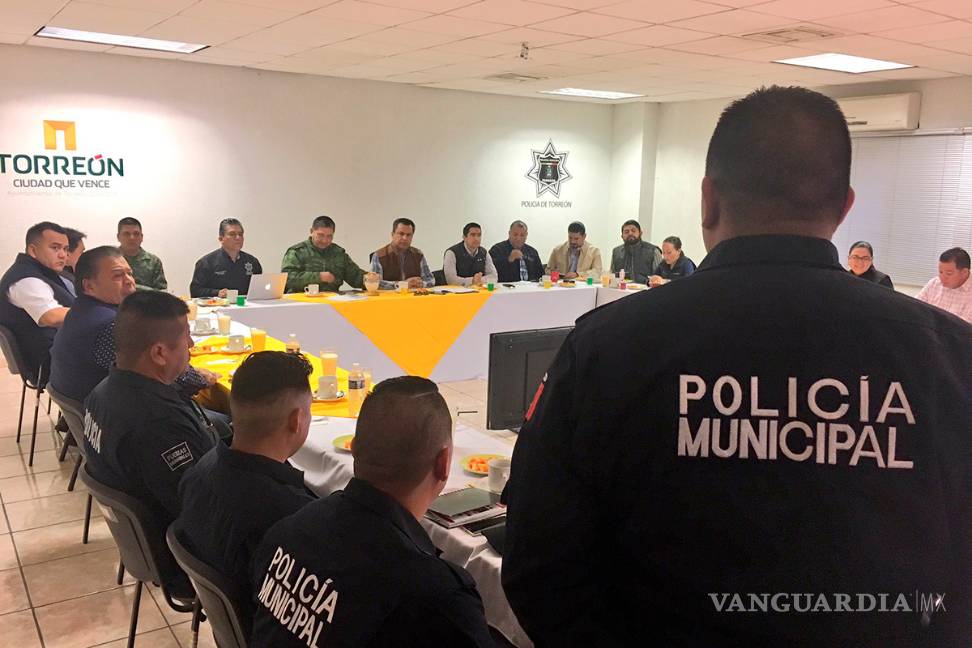 $!Buscan proteger del frío a personas vulnerables en Torreón