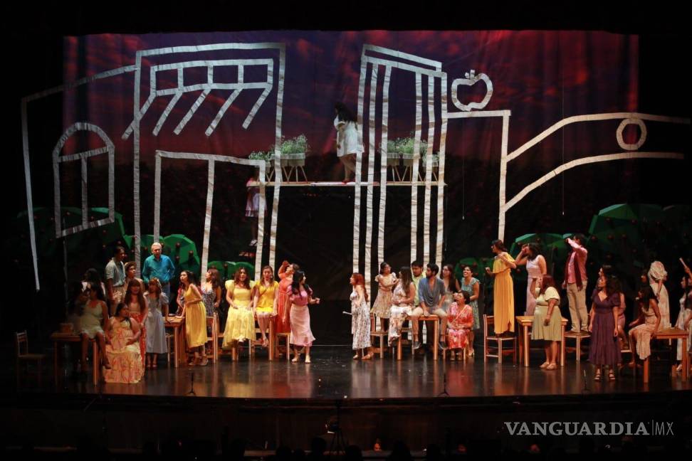 $!La ópera “El Elixir de Amor” cautivó al público en el Teatro de la Ciudad Fernando Soler, con una producción de alto nivel.