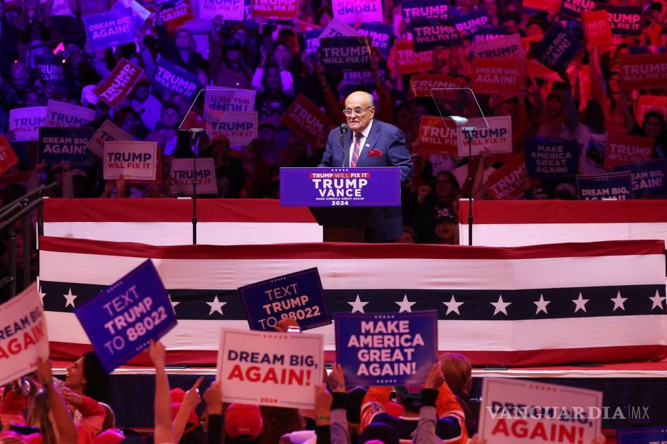 $!El ex alcalde de la ciudad de Nueva York Rudy Giuliani en un mitin del candidato presidencial republicano Donald Trump en el Madison Square Garden.