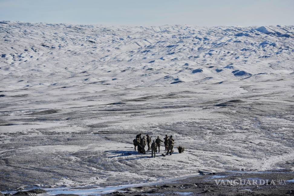 $!Fuerzas danesas en unas maniobras militares de la OTAN en Kangerlussuaq, Groenlandia, el 17 de septiembre del 2025. (AP foto/Ebrahim Noroozi)